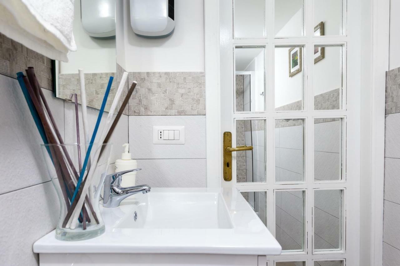 Manuela Apartments Centro Storico Νάπολη Εξωτερικό φωτογραφία